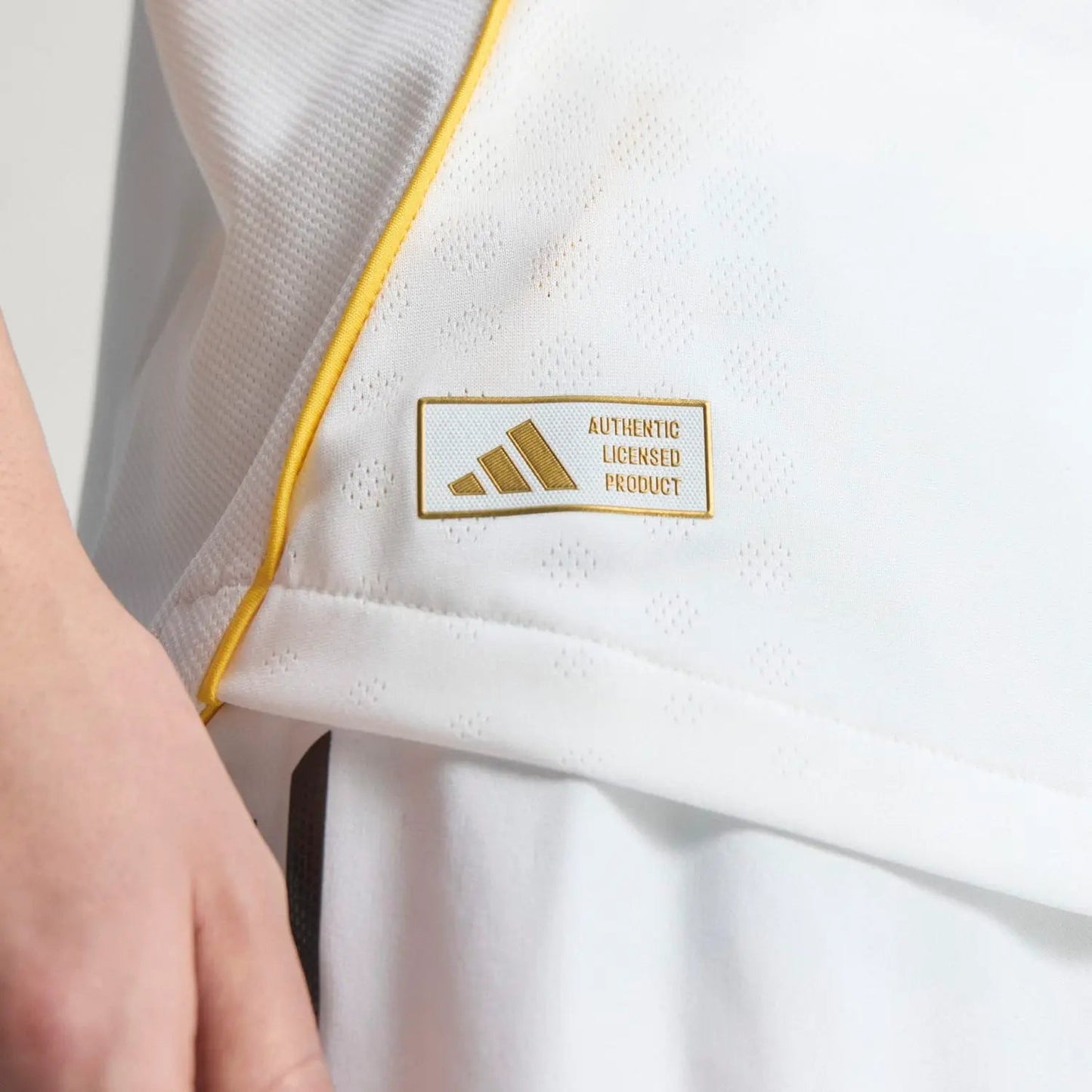Real Madrid 25/26 Home Jersey #8 VALVERDE
